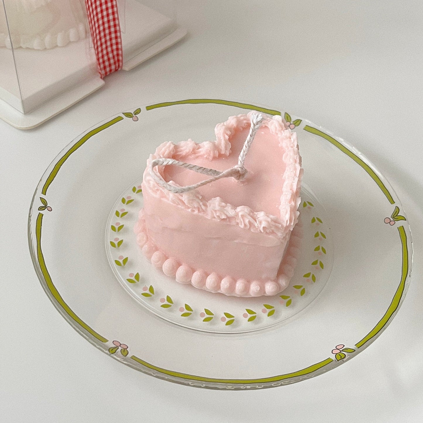 heart cream cake candle