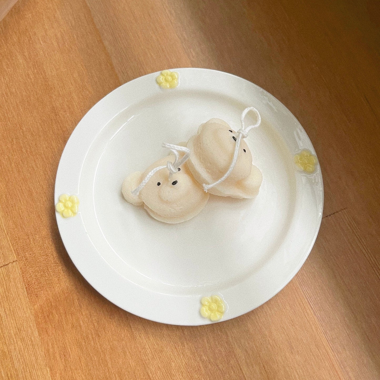 bear bread candle