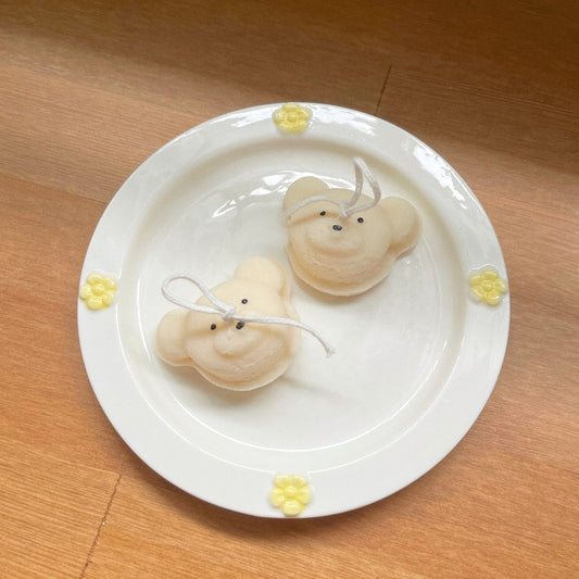 bear bread candle