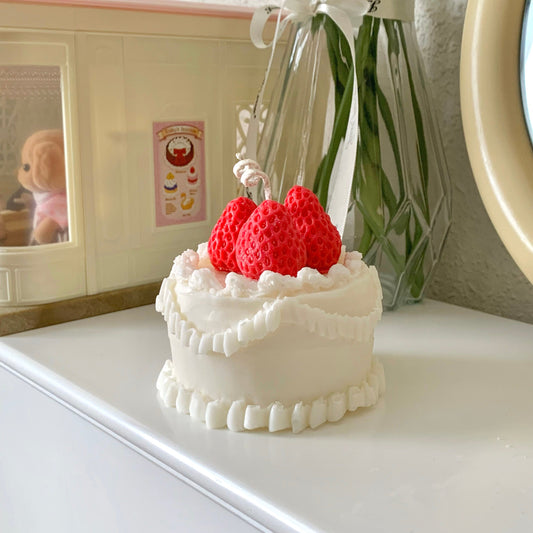 cream cake candle